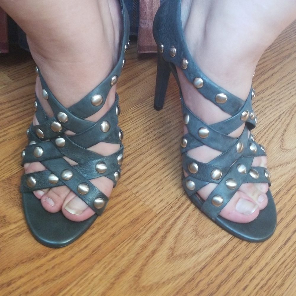 Jessica Simpson Stilettos/ Alexandra